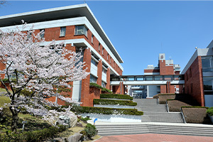 東京薬科大学